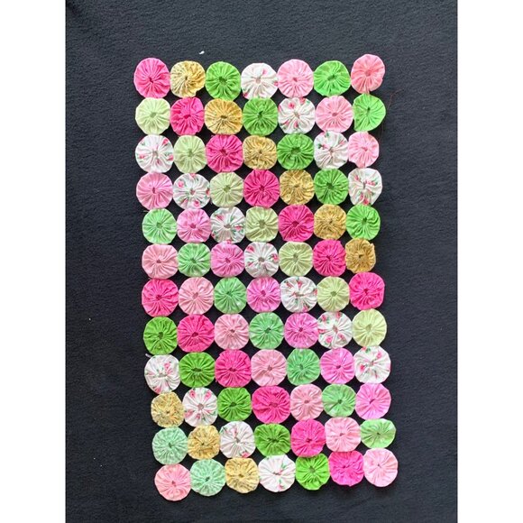 Handmade Vintage Yo-Yo Doily with Pastel Floral & Solid Fabrics 12"x22" Quilting - Picture 8 of 10